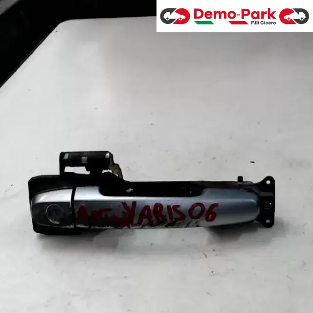 MANIGLIA ESTERNA SX - ANTERIORE Toyota YARIS  0