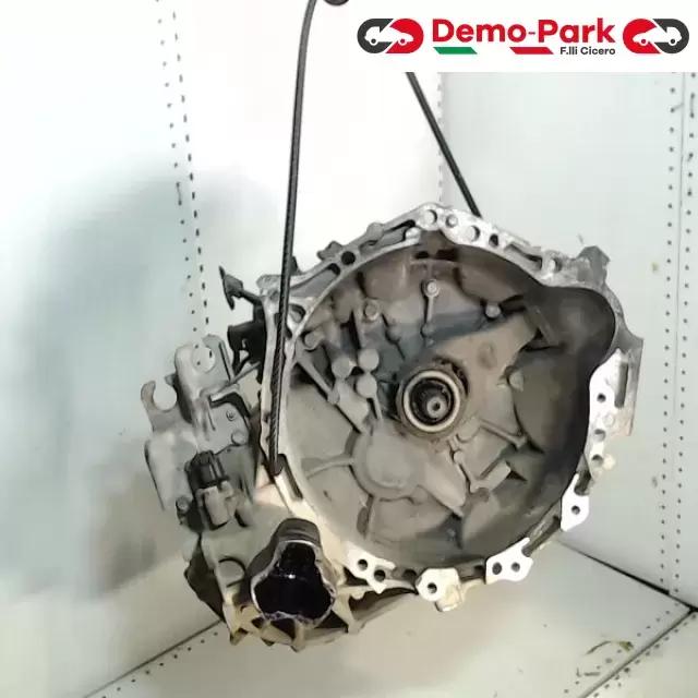 CAMBIO YARIS Toyota YARIS Y91124928 0