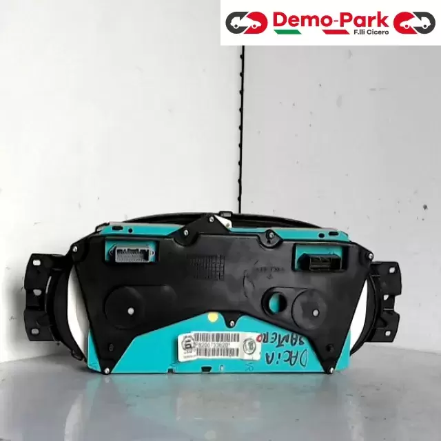 QUADRO STRUMENTI DACIA SANDERO Dacia SANDERO P8200733620 1