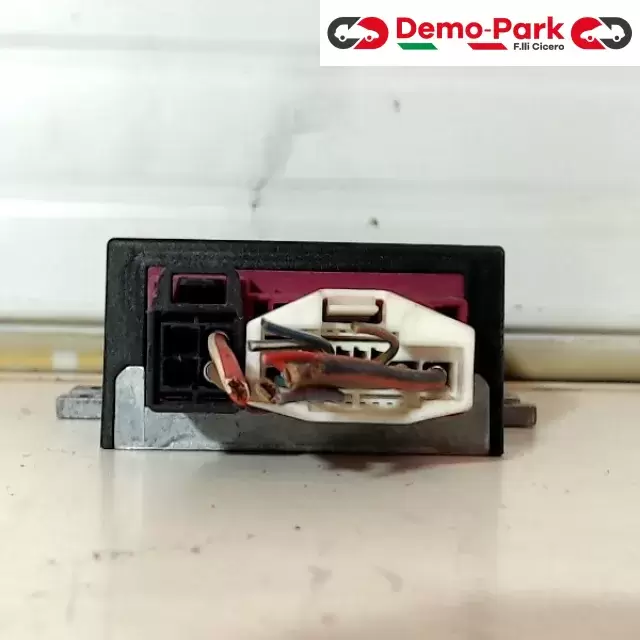 CENTRALINA POMPA CARBURANTE BMW E90 Bmw SERIE 3 - E90 55892110 2