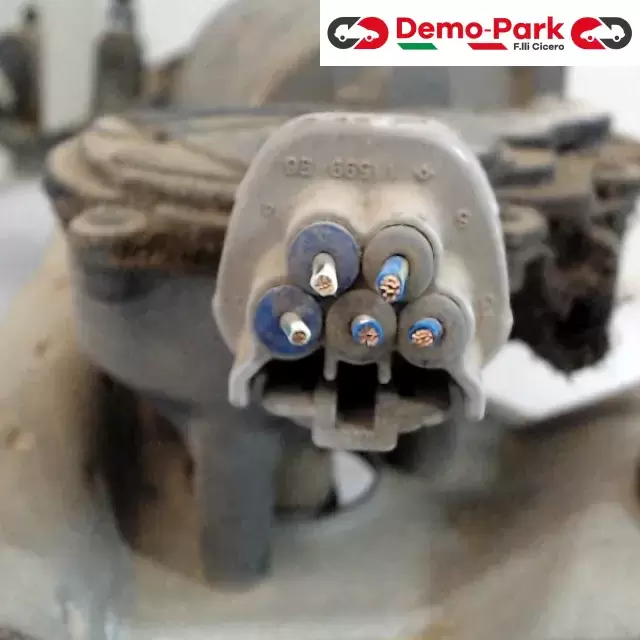 MOTORINO TERGICRISTALLO ANT. Toyota YARIS 85110-0D020 3